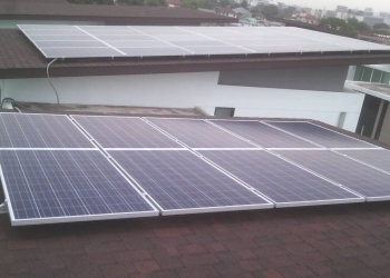 Solar_cell_on_the_roof10