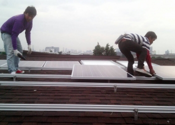 Solar_cell_on_the_roof9